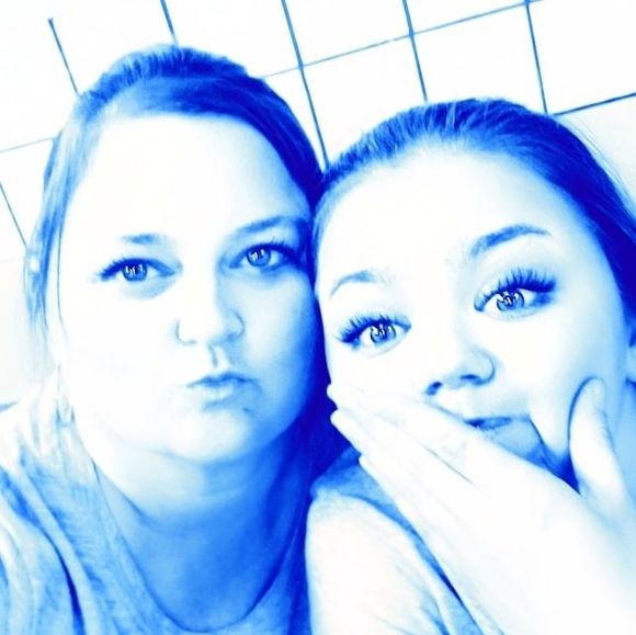 Meet your Posher, Amanda - Picture 1 of 1